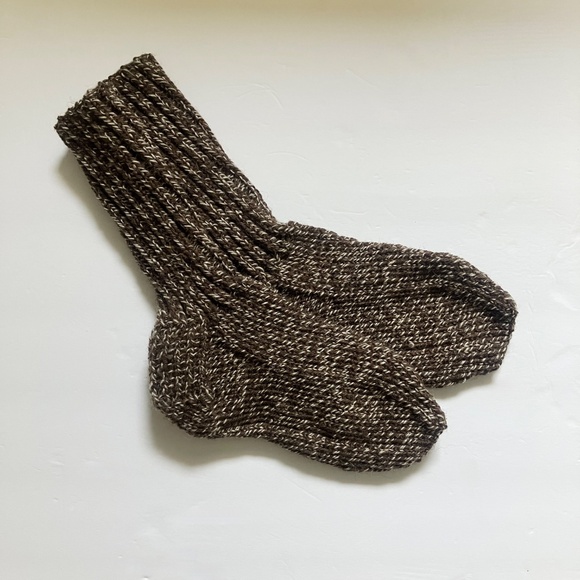 NWOT Dark brown tweed knit wool socks US women's size 7 - 10 - Picture 2 of 3